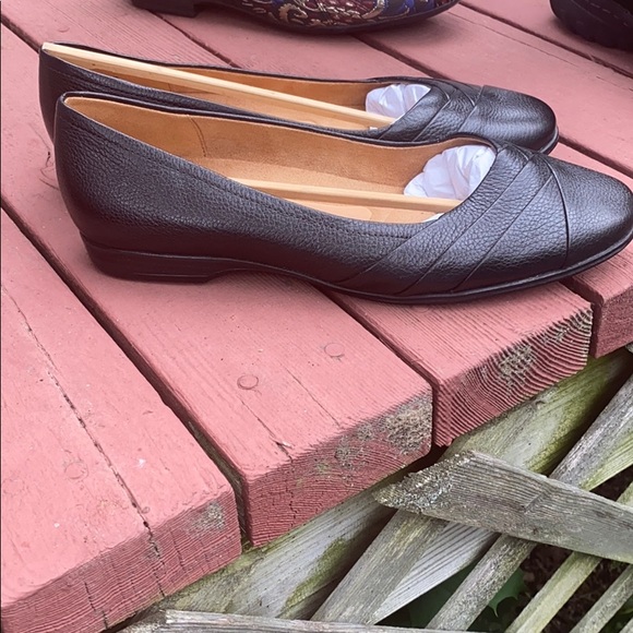 Naturalizer flats - Picture 2 of 3